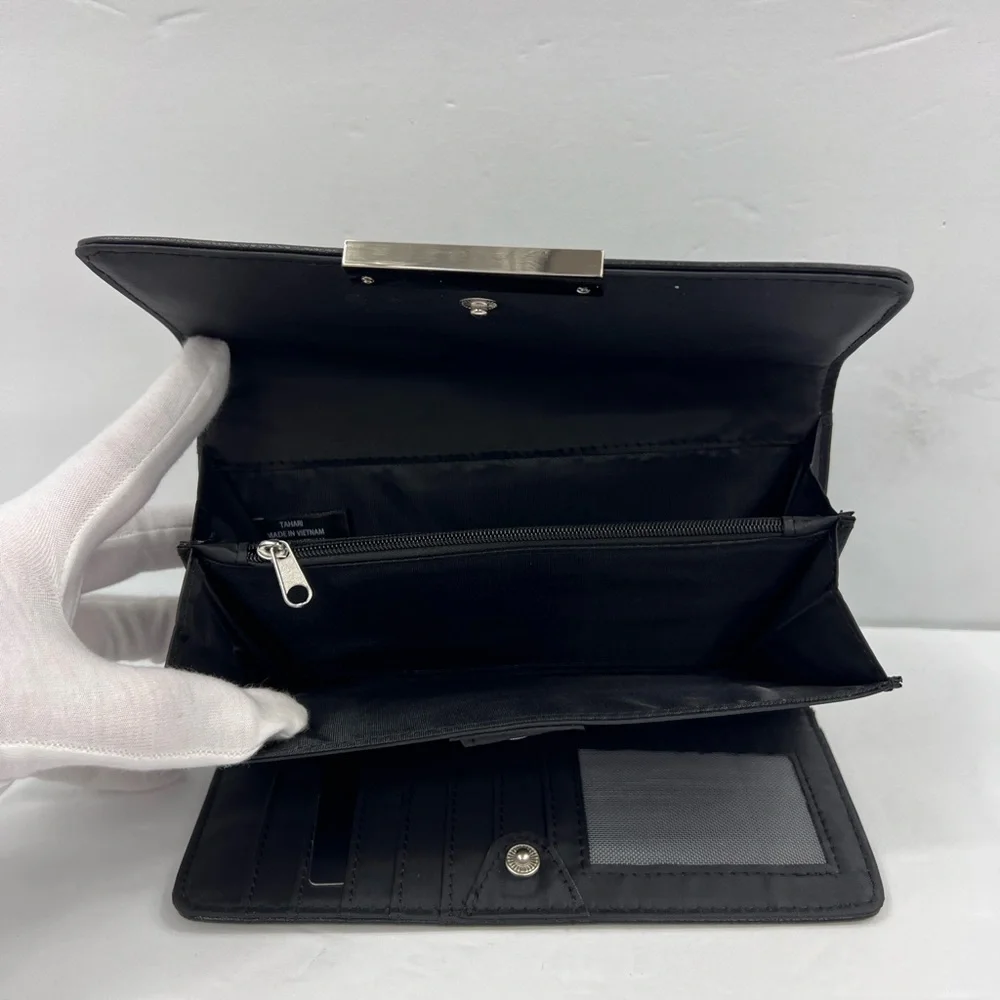 ⭐️TAHARI💯 WOMENS BLACK, WALLET, VEGAN LEATHER, RFID PROTECTED